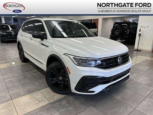 2024 Volkswagen Tiguan 2.0T SE R-Line Black