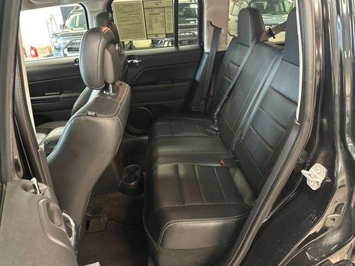 Black Clearcoat 2017 Jeep Patriot High Altitude