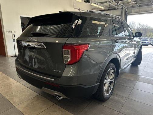 Carbonized Gray Metallic 2024 Ford Explorer Limited