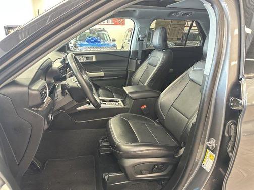 Carbonized Gray Metallic 2024 Ford Explorer Limited