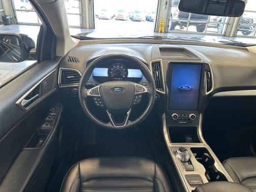 Agate Black Metallic 2023 Ford Edge SEL