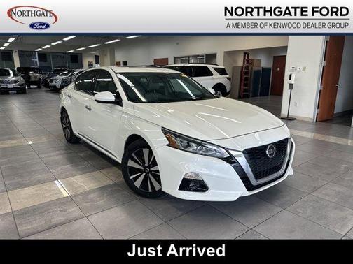 White 2021 Nissan Altima 2.5 SL