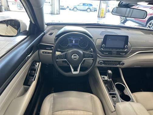 White 2021 Nissan Altima 2.5 SL