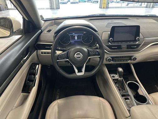 White 2021 Nissan Altima 2.5 SL