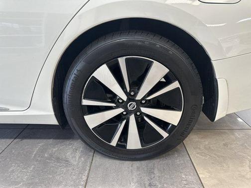 White 2021 Nissan Altima 2.5 SL