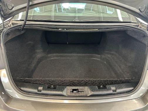 Magnetic Metallic 2016 Ford Taurus Limited