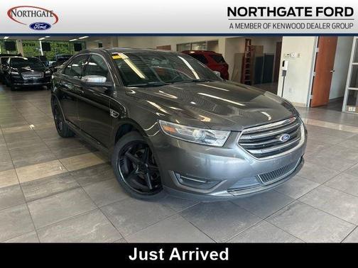 Magnetic Metallic 2016 Ford Taurus Limited