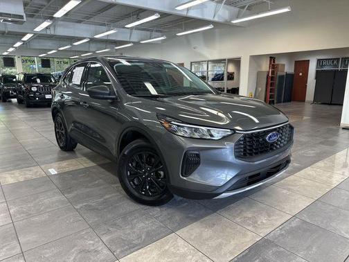 Carbonized Gray Metallic 2023 Ford Escape Active