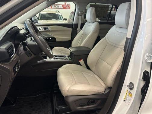 2023 Ford Explorer Platinum