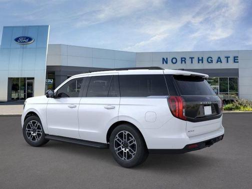 Star White 2025 Ford Expedition Active