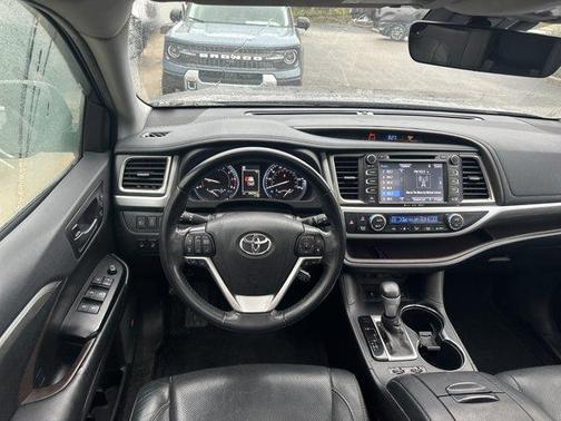 2019 Toyota Highlander Limited Platinum