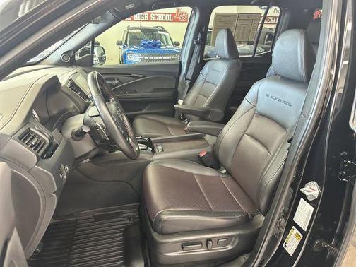 Crystal Black Pearl 2023 Honda Ridgeline Black Edition