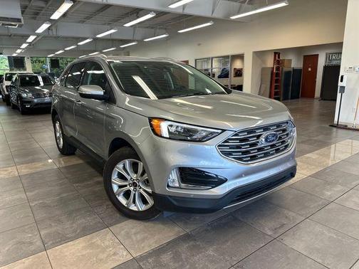 Iconic Silver Metallic 2024 Ford Edge Titanium