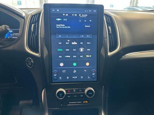 Iconic Silver Metallic 2024 Ford Edge Titanium