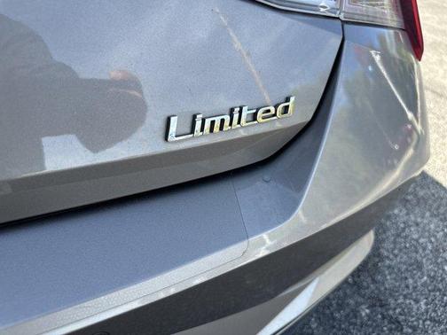 2021 Hyundai ELANTRA Limited