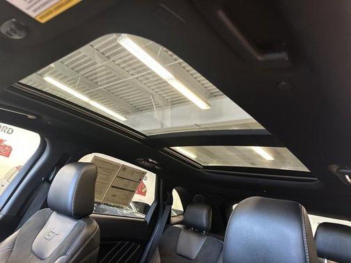 2022 Ford Edge ST