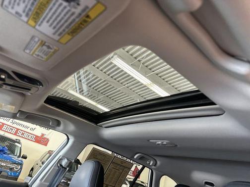 Crystal White Pearl 2025 Subaru Outback Limited