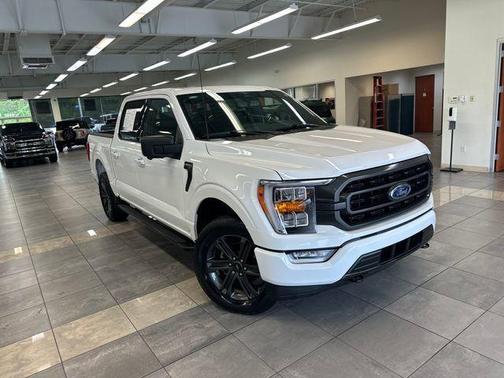 Oxford White 2023 Ford F-150 XLT