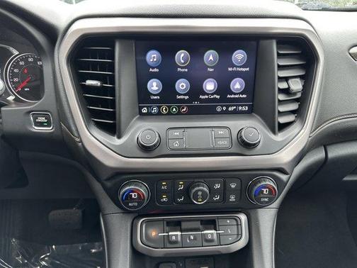 2022 GMC Acadia AT4