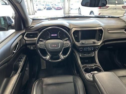 2022 GMC Acadia AT4