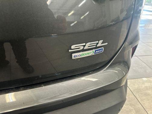 Magnetic Metallic 2019 Ford Edge SEL