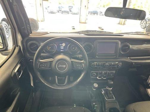2022 Jeep Gladiator Sport