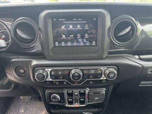 2022 Jeep Gladiator Sport