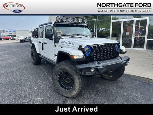 2022 Jeep Gladiator Sport