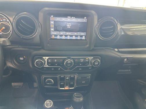 2022 Jeep Gladiator Sport