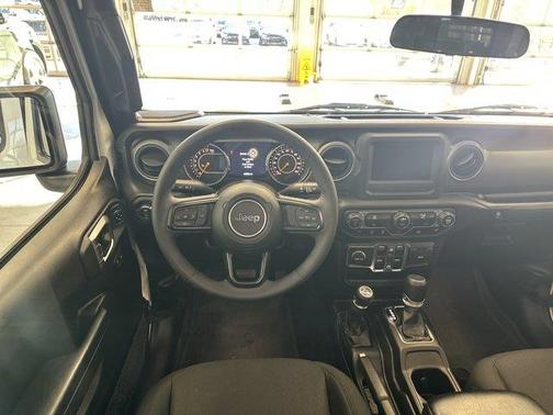 2023 Jeep Gladiator Sport