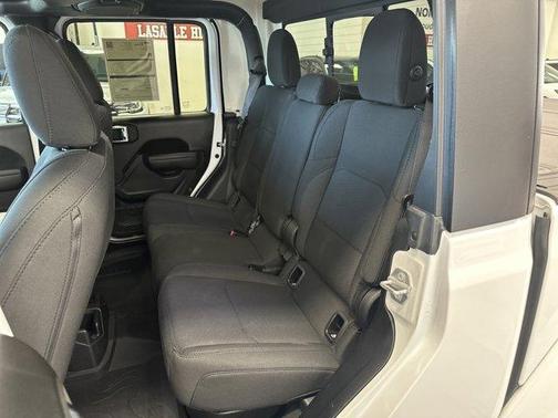 2023 Jeep Gladiator Sport