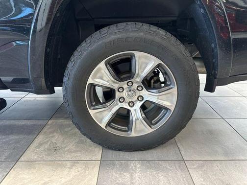 Diamond Black 2019 RAM 1500 Laramie