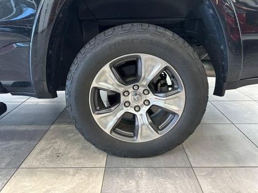 Diamond Black 2019 RAM 1500 Laramie