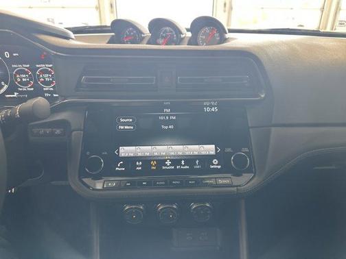 2t Wht Blk Roof 2024 Nissan Z Performance