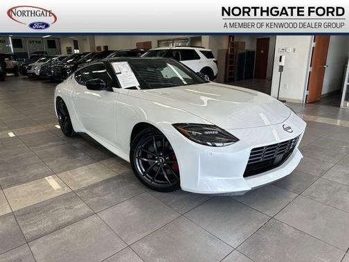 2t Wht Blk Roof 2024 Nissan Z Performance