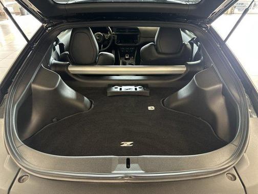 2t Wht Blk Roof 2024 Nissan Z Performance