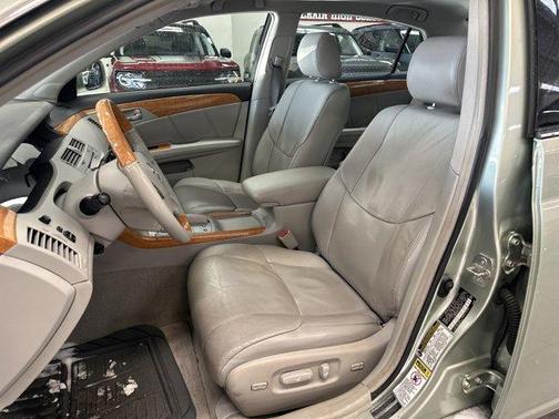 2005 Toyota Avalon Limited