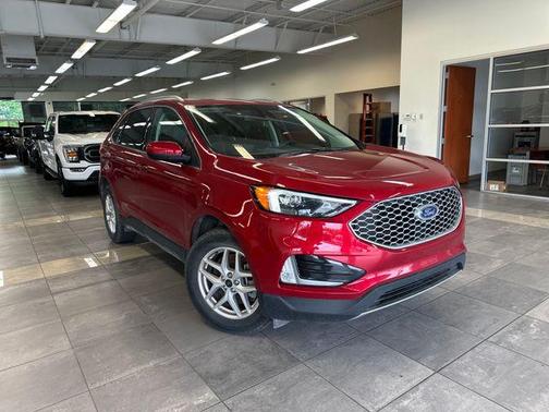Rapid Red Metallic Tinted Clearcoat 2023 Ford Edge SEL