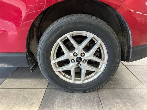 Rapid Red Metallic Tinted Clearcoat 2023 Ford Edge SEL