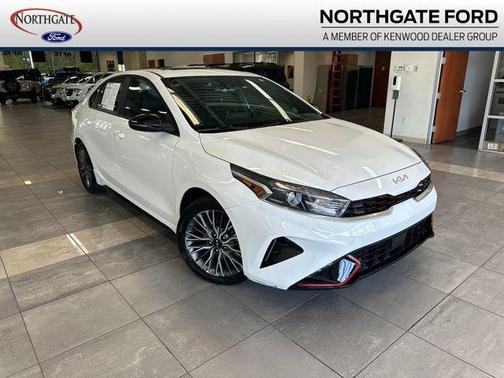 Snow White Pearl 2024 Kia Forte GT-Line