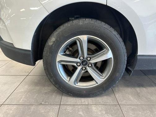 Oxford White 2023 Ford Edge SEL