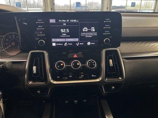 Everlasting Silver 2023 Kia Sorento LX
