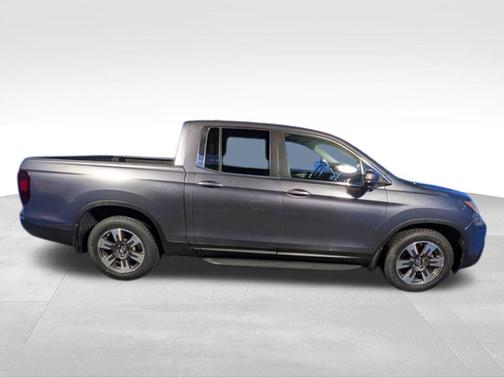 Modern Steel Metallic 2017 Honda Ridgeline RTL