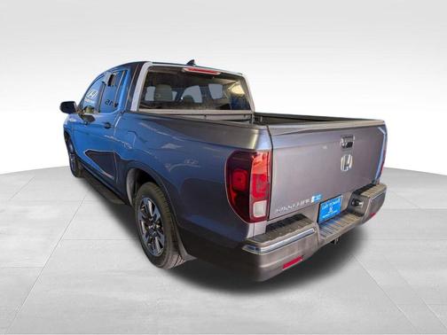Modern Steel Metallic 2017 Honda Ridgeline RTL