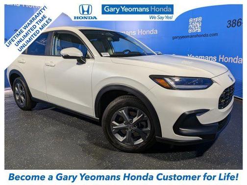 PLATINUM WHT PR 2027 Honda HR-V LX