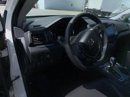 White Diamond Pearl 2018 Honda Ridgeline RTL