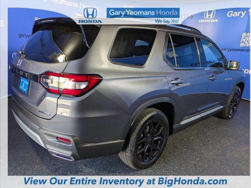 2025 Honda Pilot Touring 8-Passenger