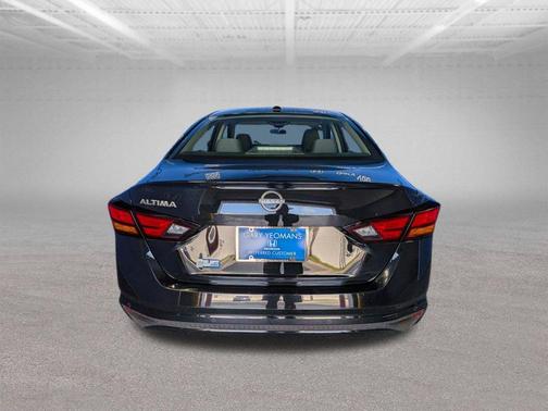 Super Black 2025 Nissan Altima 2.5 SV