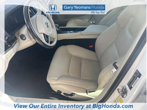 2019 Volvo S90 T5 Momentum