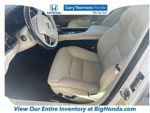 2019 Volvo S90 T5 Momentum